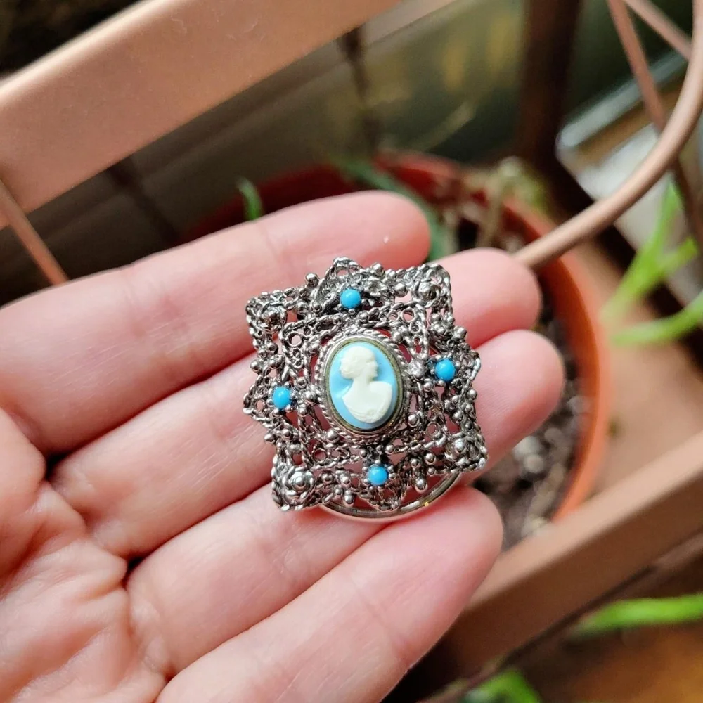 Vintage Silver Ornate Cameo Blue Stone Lapel Brooch Pin Scarf Clip